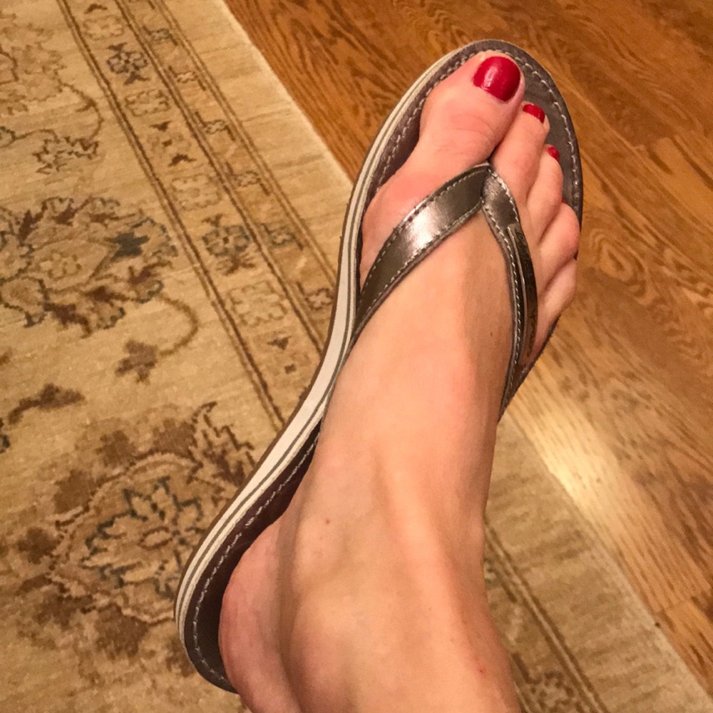 Coach flip flops